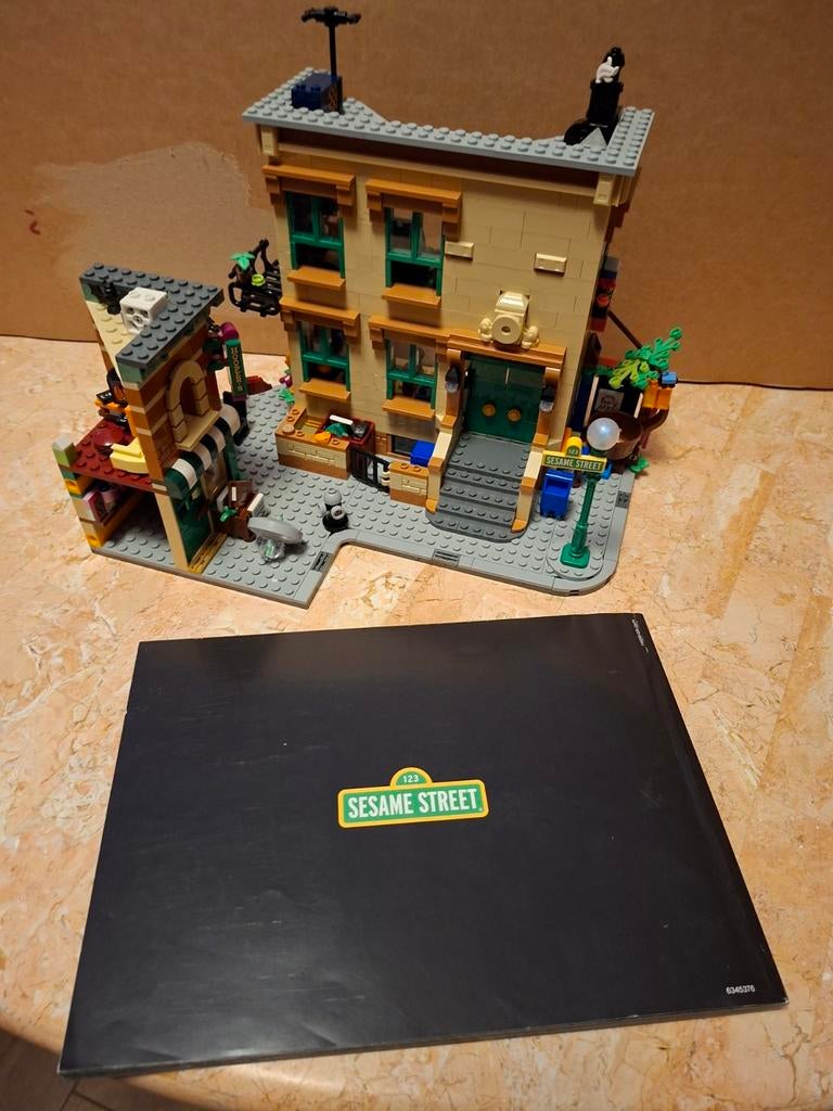 LEGO Ideas 21324 123 Sesamstraat, Compleet, Lego, Ophalen of Verzenden, Complete set