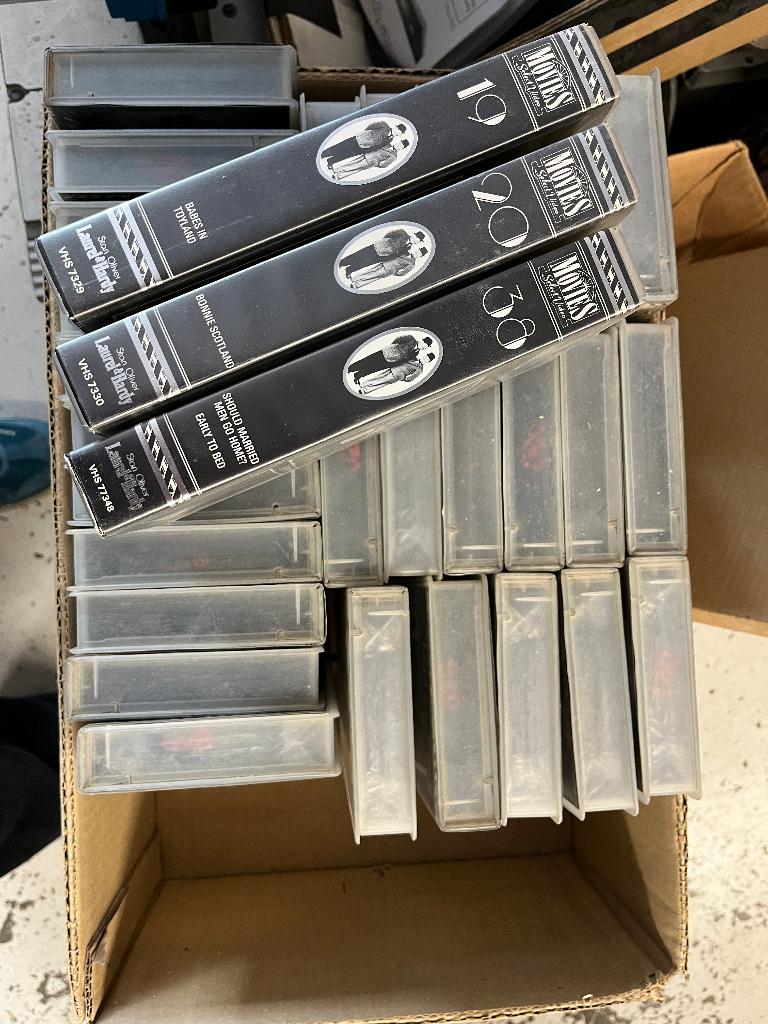 27 videobanden Laurel & Hardy, Cd's en Dvd's, VHS | Film, Alle leeftijden, Ophalen, Gebruikt, Komedie
