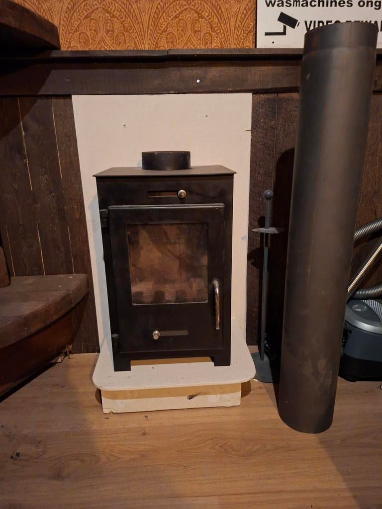 Compacte Houtkachel - Ideaal voor Kleine Ruimtes, Huis en Inrichting, Kachels, Gebruikt, Vrijstaand, Houtkachel, Hout, Ophalen of Verzenden