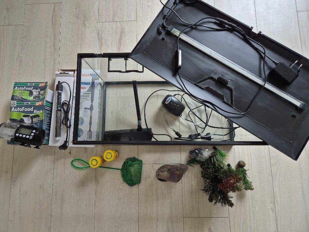 Aquarium Ciano 60x30x32 zeer compleet met alle toebehoren, Dieren en Toebehoren, Vissen | Aquaria en Toebehoren, Ophalen, JBL