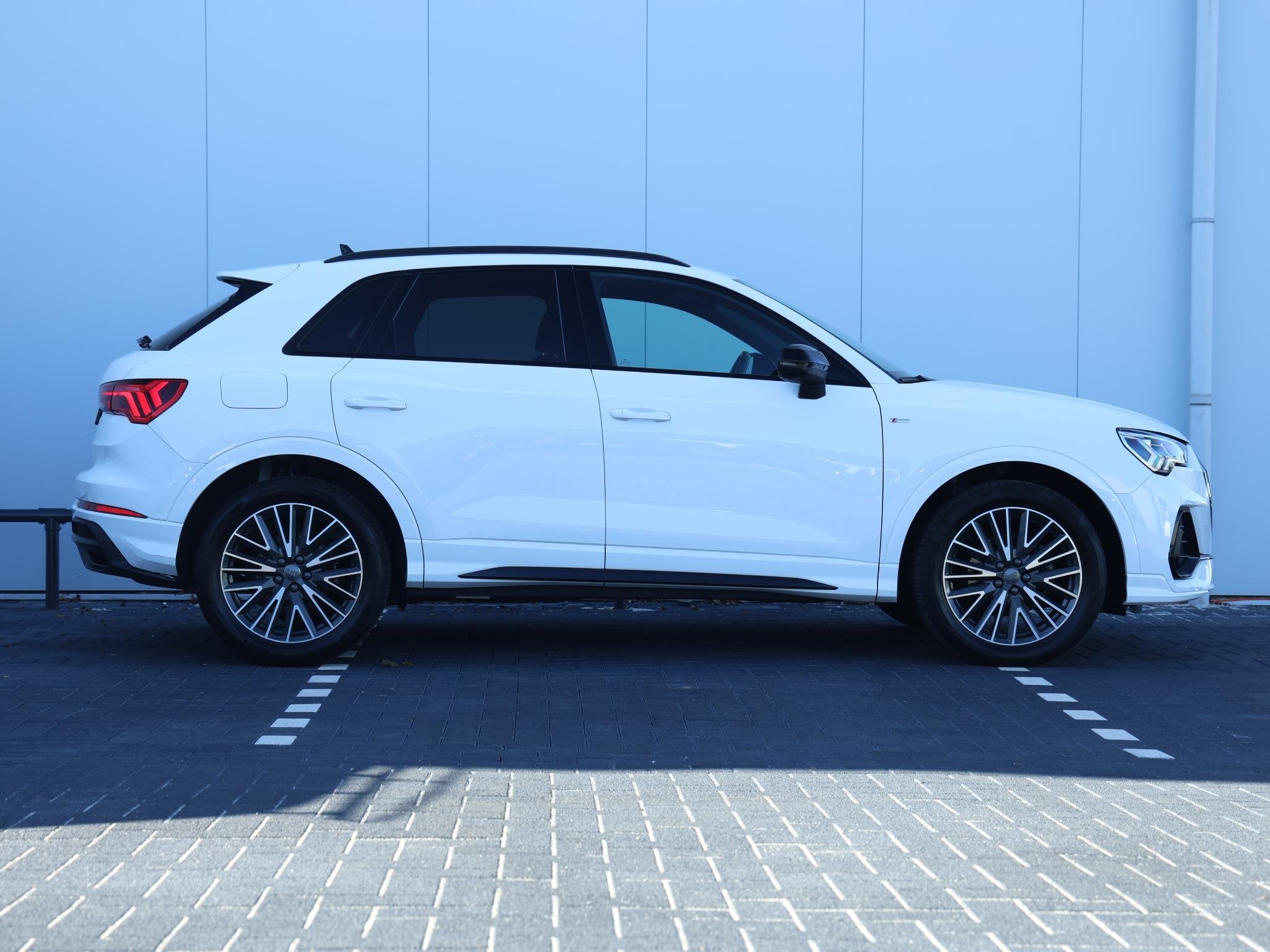 Audi Q3 35 TFSI S Line Pro Line S | Automaat | Navi | Adapti, Auto's, 4 cilinders, 150 pk, 1505 kg, Leder en Stof