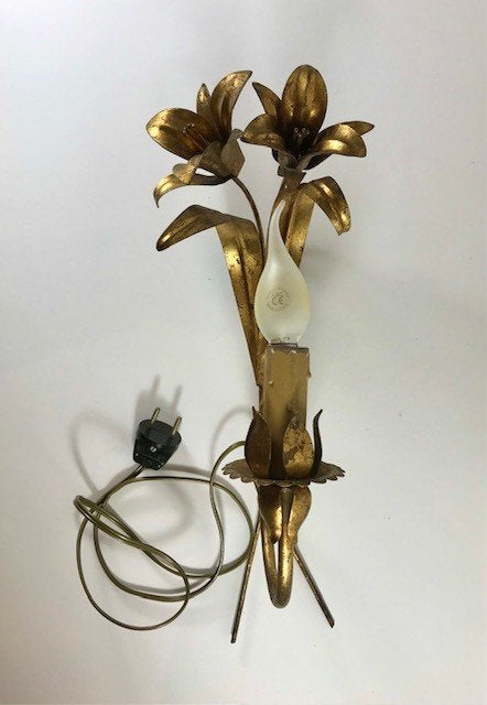 Vergulde wandlamp met lelies circa 1960, Met snoer/stekker, E14 (klein), Ophalen of Verzenden, Wandlamp