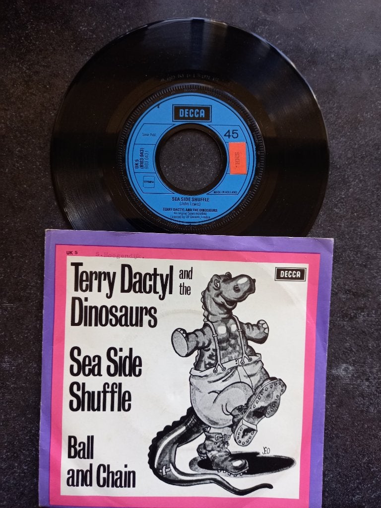 Terry Dactyl and the Dinosaurs - Sea side shuffle 1972, Gebruikt, 7 inch, Ophalen of Verzenden, Overige typen