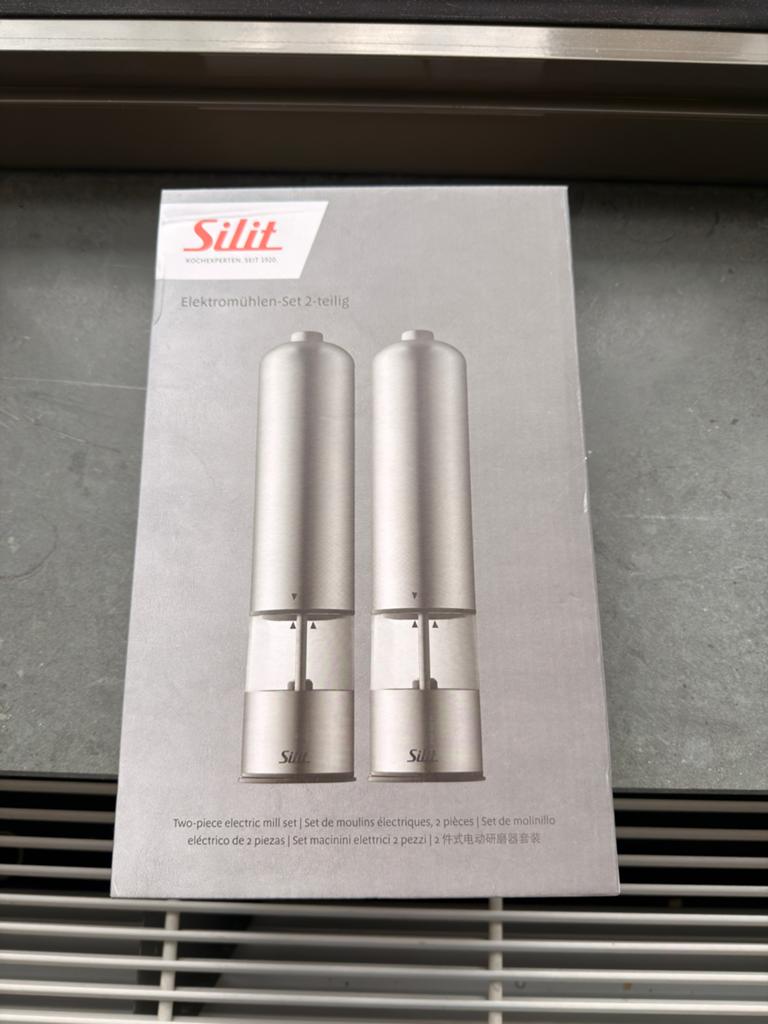 Silit Elektrische Peper- en Zoutmolen Set - Nieuw, Huis en Inrichting, Overige typen, Zilver, Ophalen of Verzenden, Zo goed als nieuw