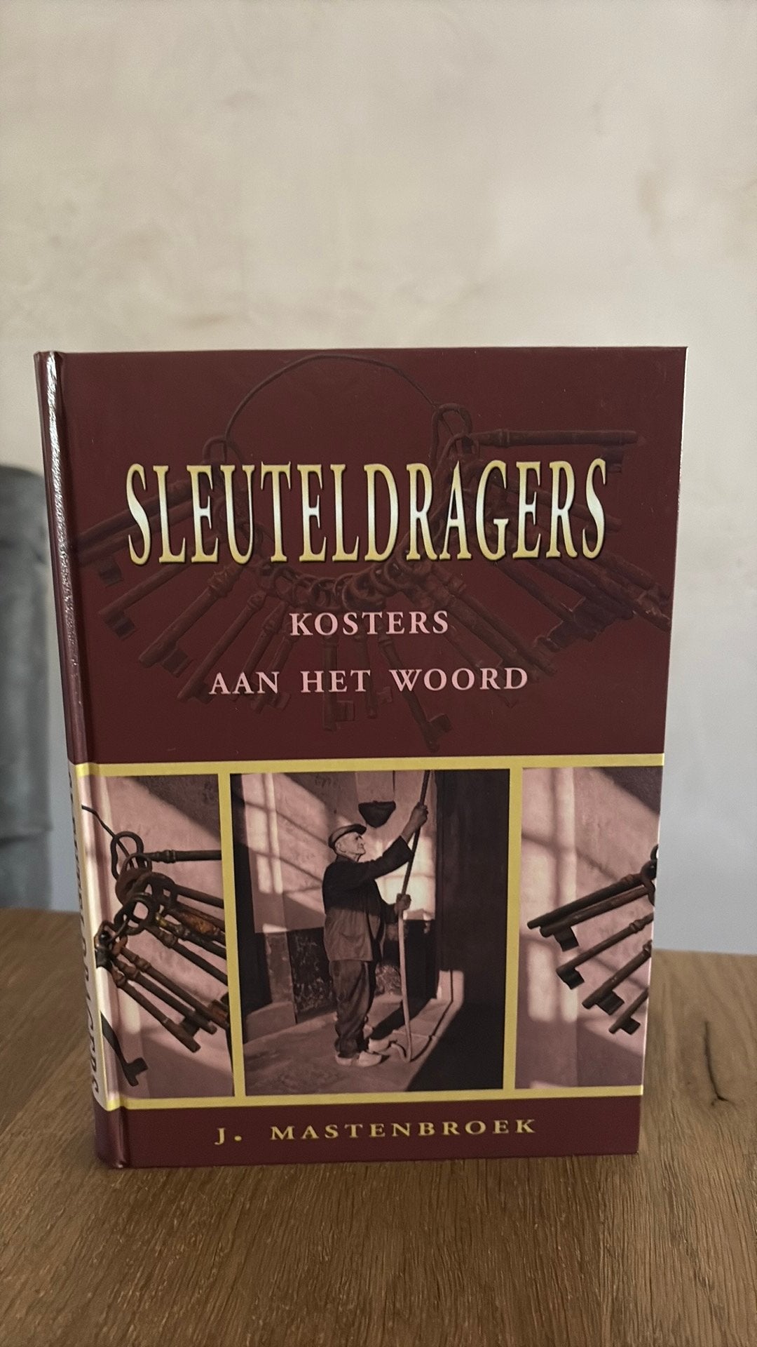 KR-1 J Mastenbroek - Sleuteldragers, Ophalen of Verzenden, Zo goed als nieuw, J. Mastenbroek