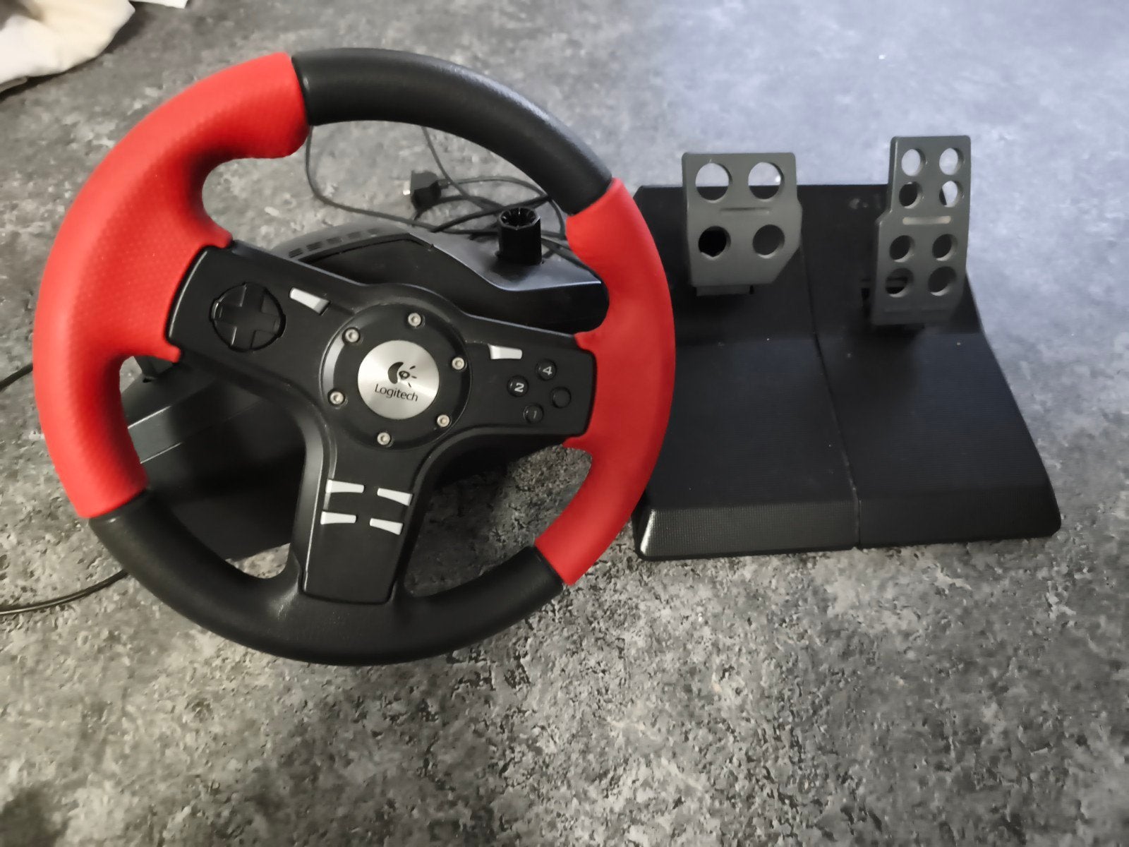 Logitech Racestuur met Pedalen, Racestuur, Gebruikt, Force feedback, Ophalen of Verzenden