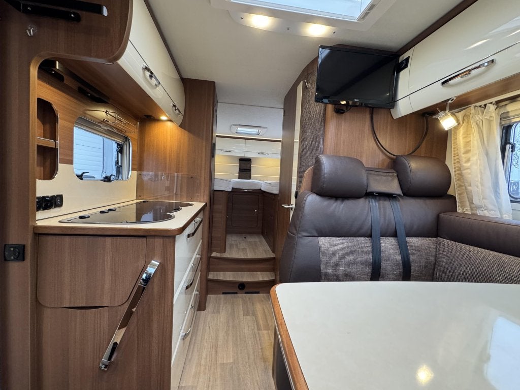 Caravans And Camping Lmc