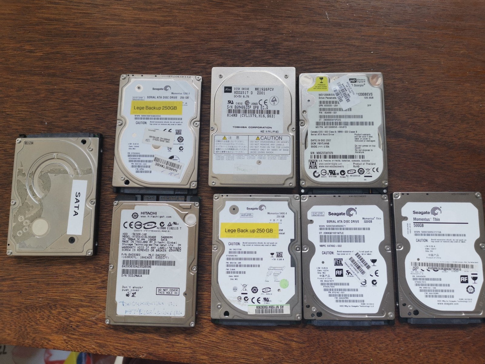 8 kleine sata schijven, Gebruikt, Ophalen of Verzenden, Desktop, Extern