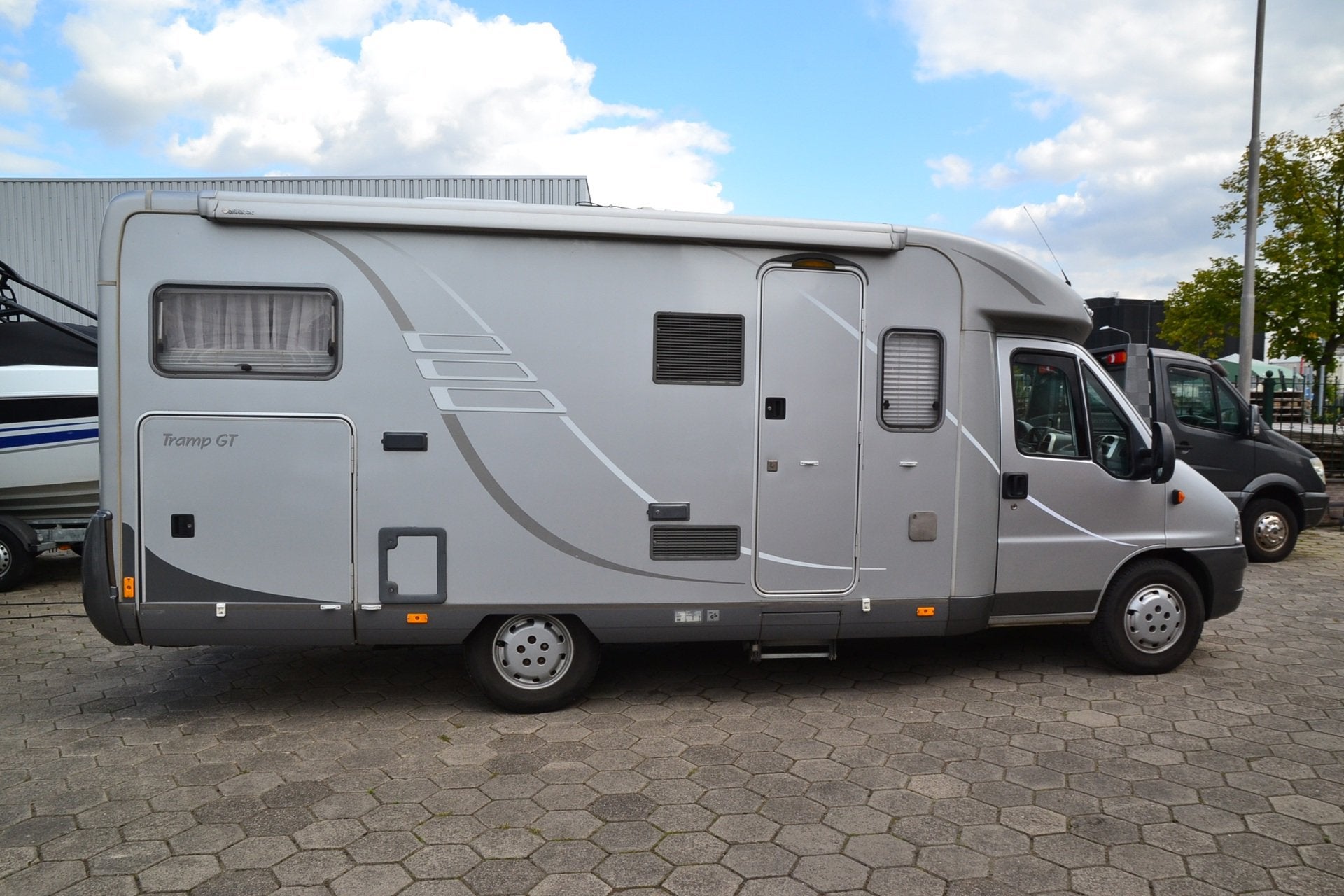 Hymer Eriba Tramp 664 GT - Airco - Navi+Carplay - Camara - L, Ringverwarming, 6 tot 7 meter, Bedrijf, ABS