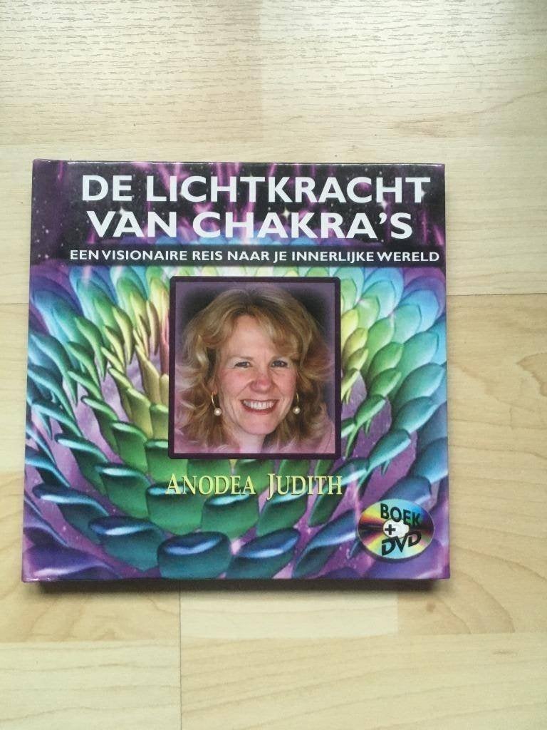 De lichtkracht van chakra’s Anodea Judith boek met DVD, Ophalen of Verzenden, Gelezen, Spiritualiteit algemeen, Achtergrond en Informatie