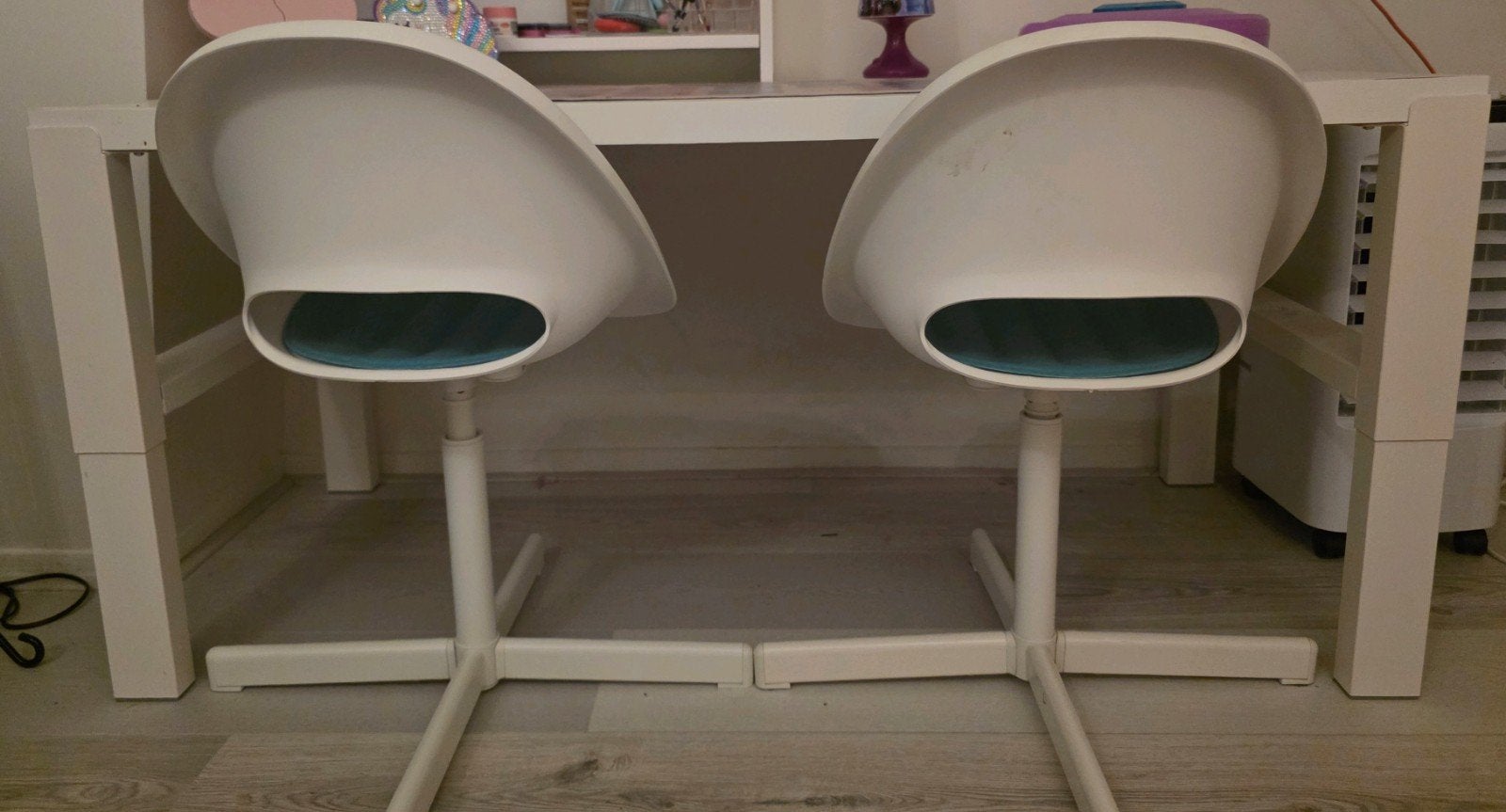 kinderbureau met 2 stoeltjes ikea pähl/loberget/sibben, Ophalen, In hoogte verstelbaar