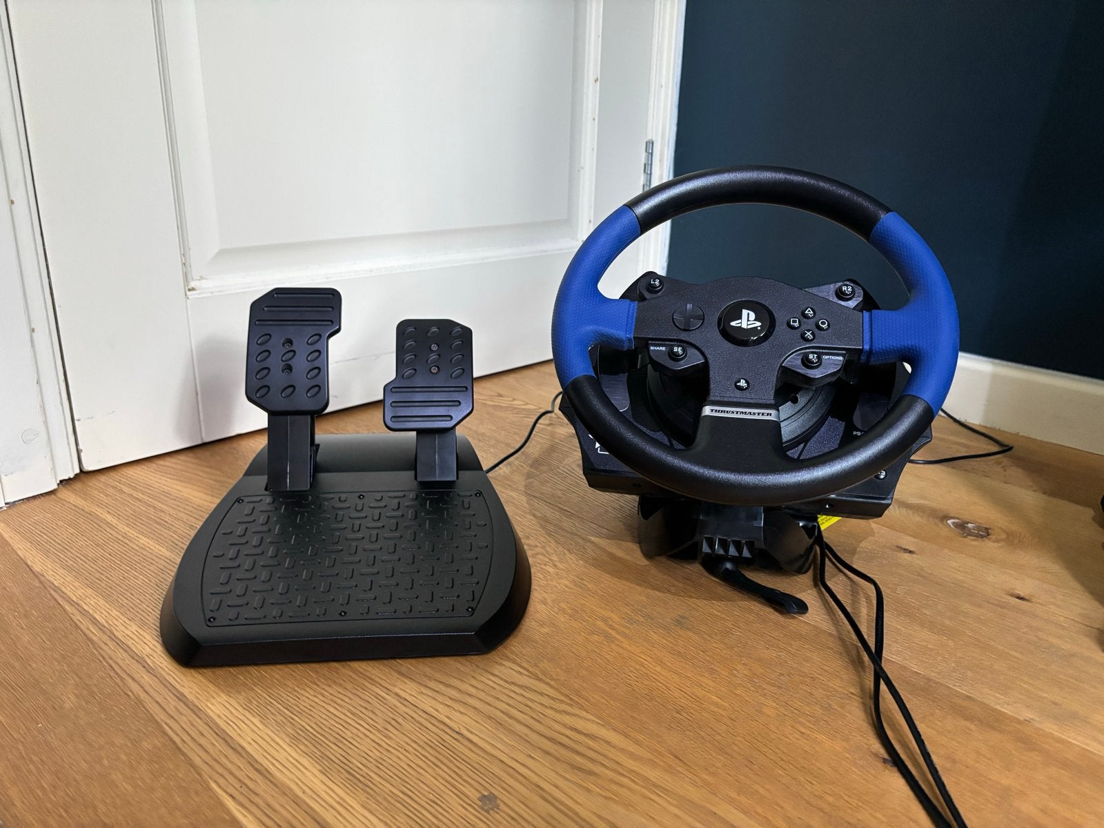 Thrustmaster T150 racestuur en pedalen voor PlayStation, Spelcomputers en Games, Spelcomputers | Sony PlayStation Consoles | Accessoires