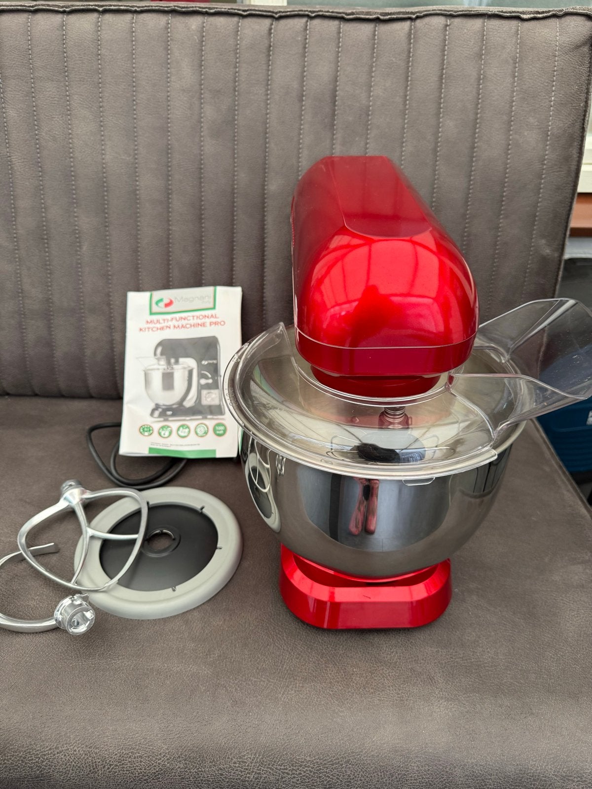 Magnani Keukenmachine Rood - Multifunctioneel, 4 liter of meer, Ophalen, Zo goed als nieuw, 3 snelheden of meer