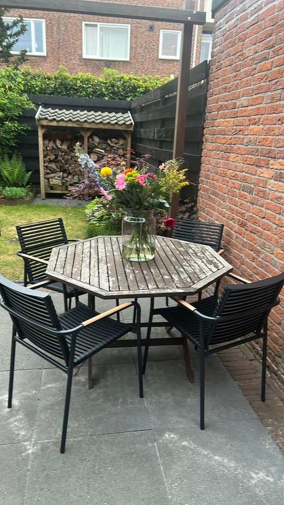 Houten tuintafel, Ophalen, Zo goed als nieuw, Hout, 2 zitplaatsen
