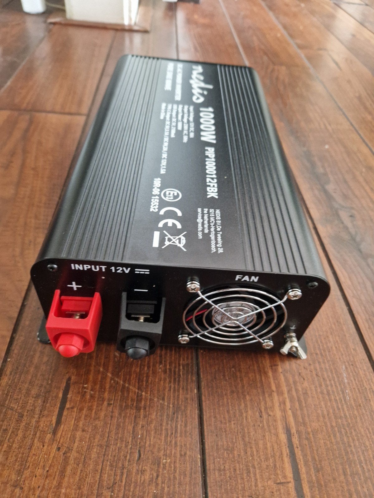 Nieuwe Nedis 1000W Pure Sinus Omvormer, Ophalen of Verzenden, Zo goed als nieuw