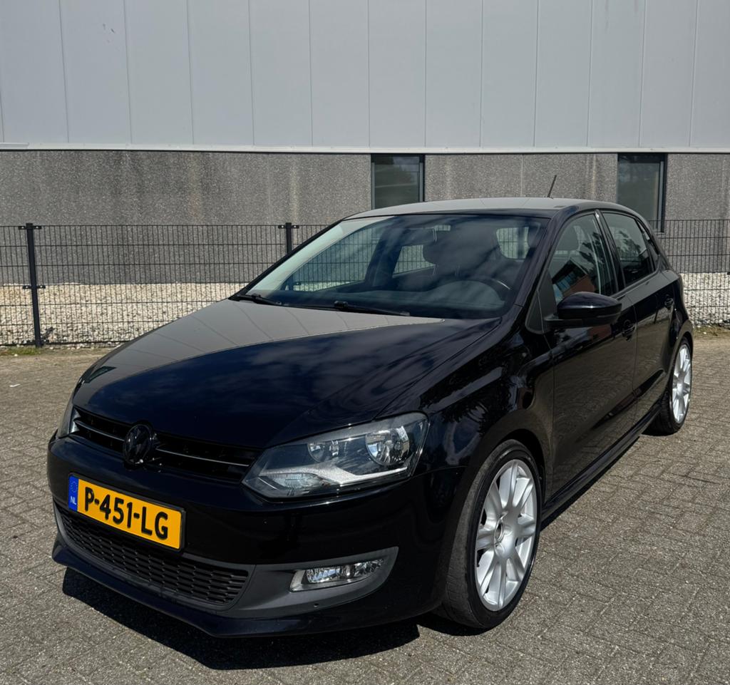 Volkswagen Polo 1.2 TSI | 2014 | Nieuwe Distr. | Multimedia, Voorwielaandrijving, 40 €/maand, 4 cilinders, Zwart