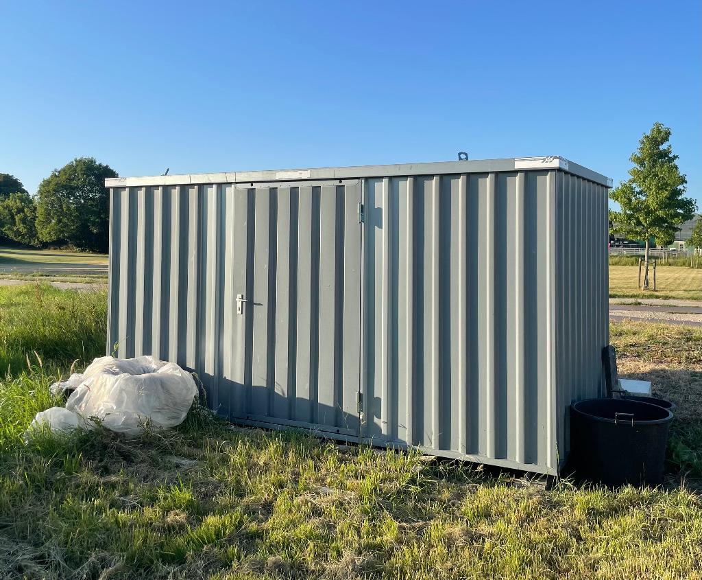 BOS snelbouwcontainer 4x2m deur lange zijde opslag/schuur, Ophalen, Gebruikt, Metaal, Containerberging