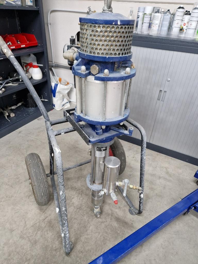 Verfspuitpompen, Doe-het-zelf en Verbouw, Compressors, 100 liter of meer, Ophalen, Gebruikt, Minder dan 200 liter/min