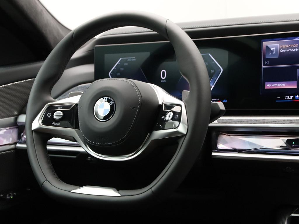 BMW 7 Serie 740d xDrive Sedan (bj 2025, automaat), Auto's, BMW, Automaat, Skiluik, Euro 6, 2993 cc