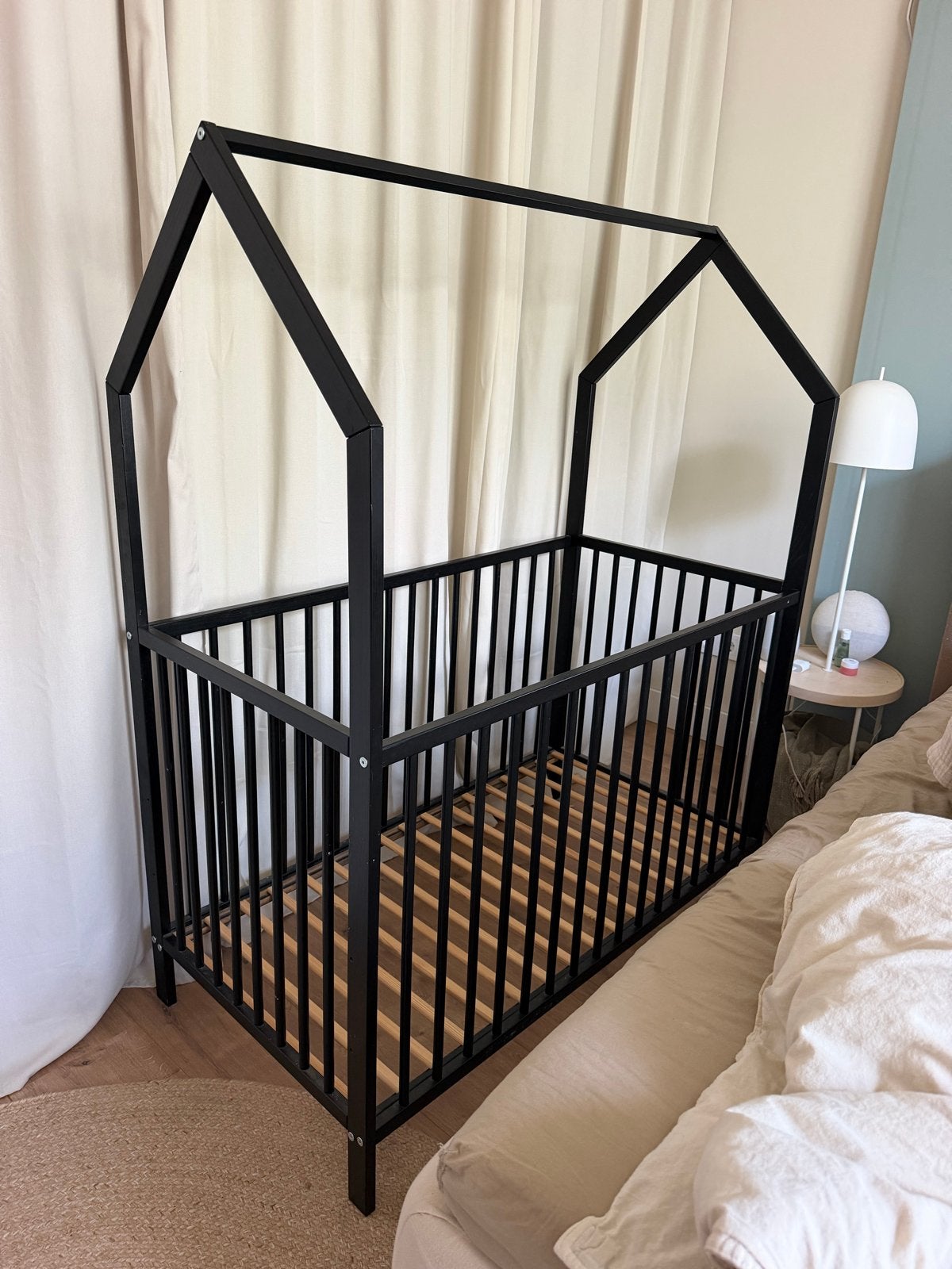 Prenatal zwart ledikant bedhuisje 60x120, Ophalen, Zo goed als nieuw, Ledikant