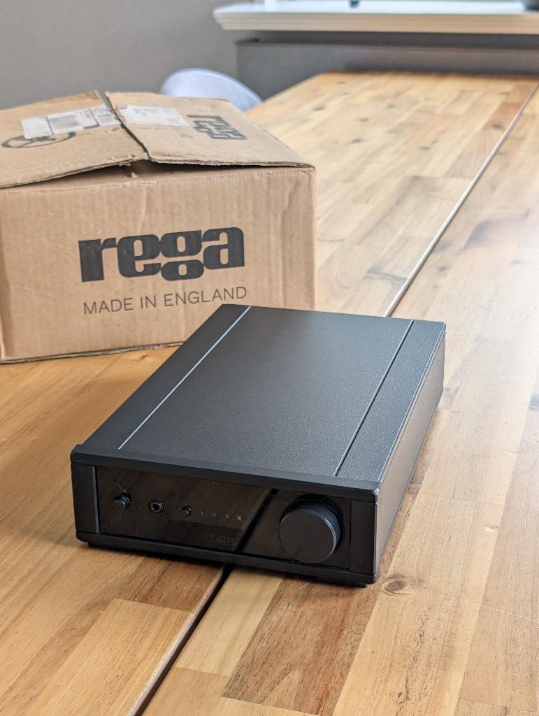 Rega IO versterker - Audiofiel!, Audio, Tv en Foto, Overige merken, Ophalen of Verzenden, Zo goed als nieuw, Minder dan 60 watt