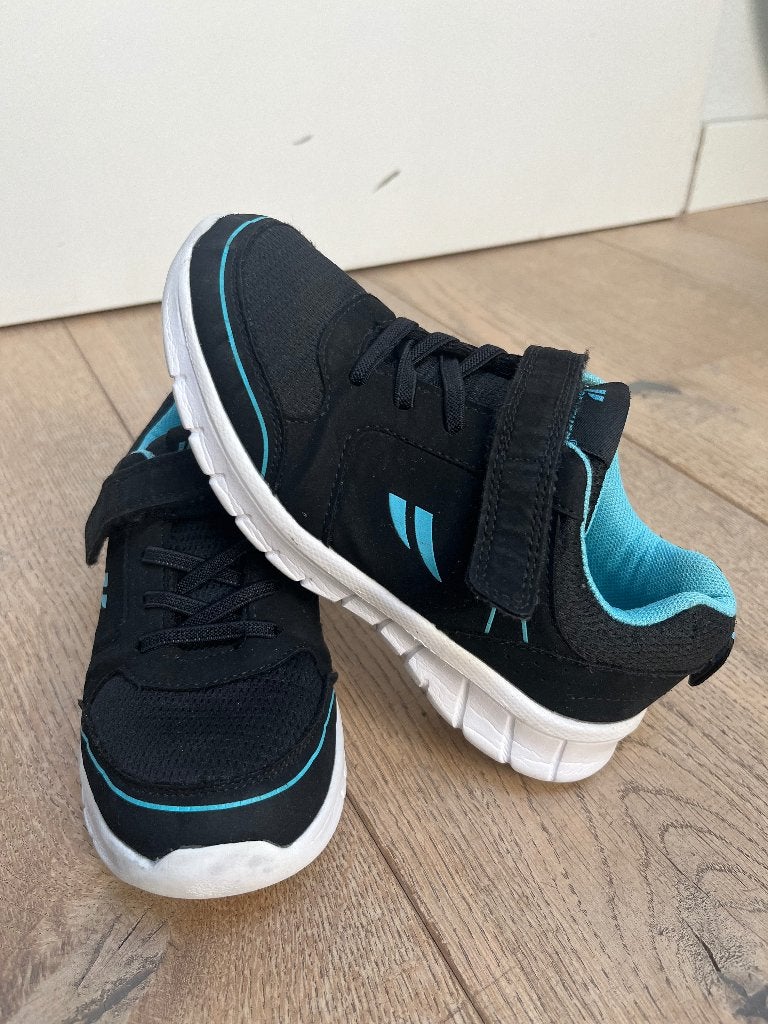 Gymschoenen blauw/zwart, witte zool, Panther, Scapino, mt32, Ophalen of Verzenden, Zo goed als nieuw, Panther, Jongen of Meisje