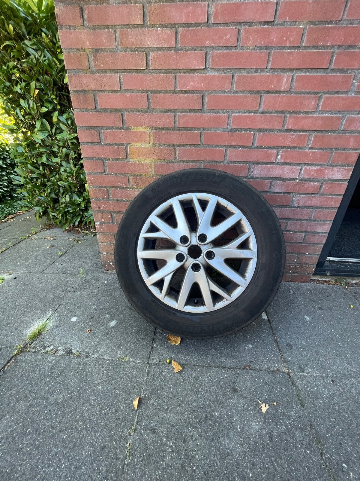 4 wielen met Michelin zomer banden 205/60 R16, Ophalen, Gebruikt