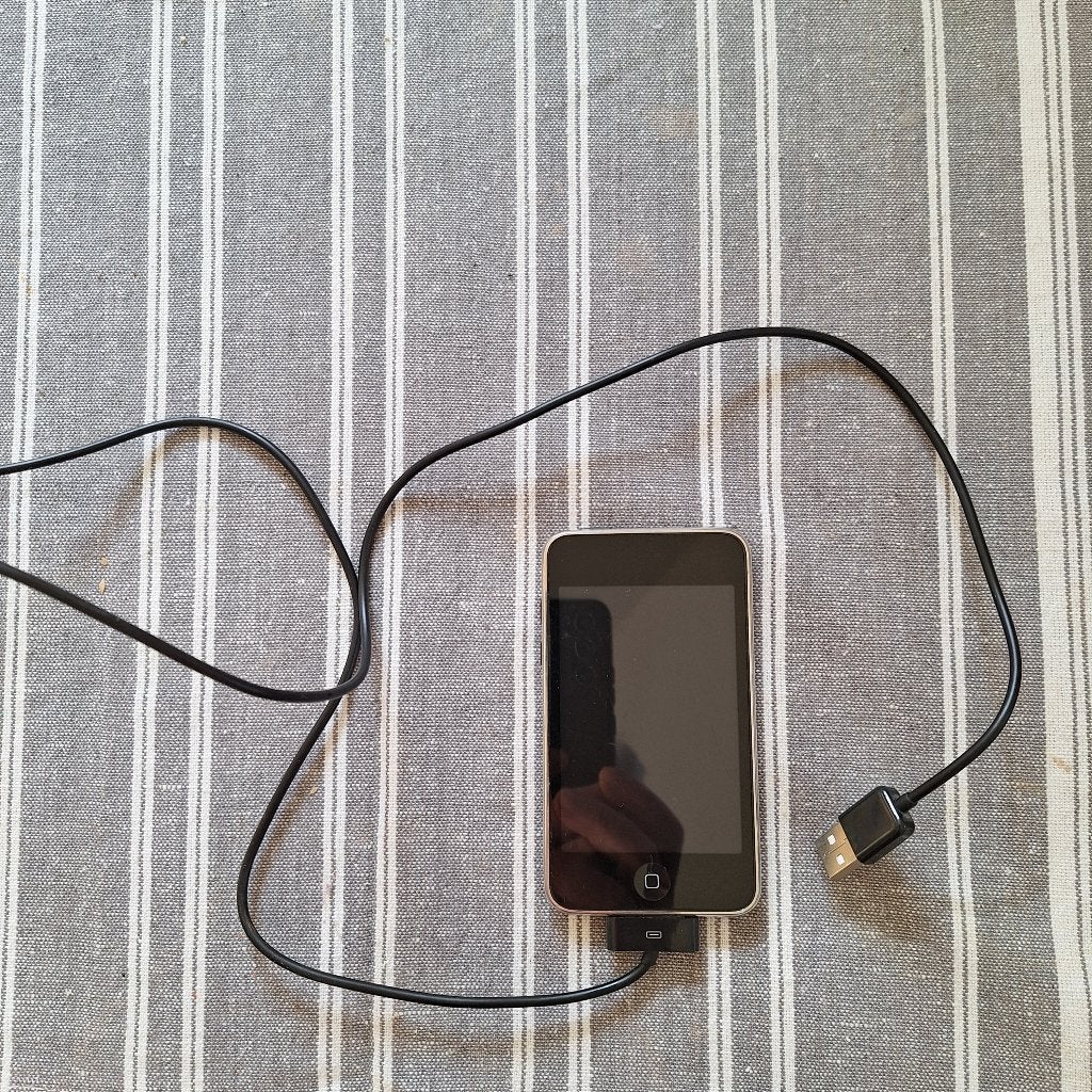 iPod touch 3e generatie 8 GB – metalen achterkant – werkend, Gebruikt, Classic, Ophalen of Verzenden, Zilver