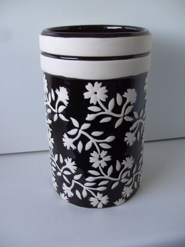 VAAS BLOEMPOT ZWART ECRU MET BLOEMEN 23 CM NIEUW, -, -, Rond, Ophalen of Verzenden