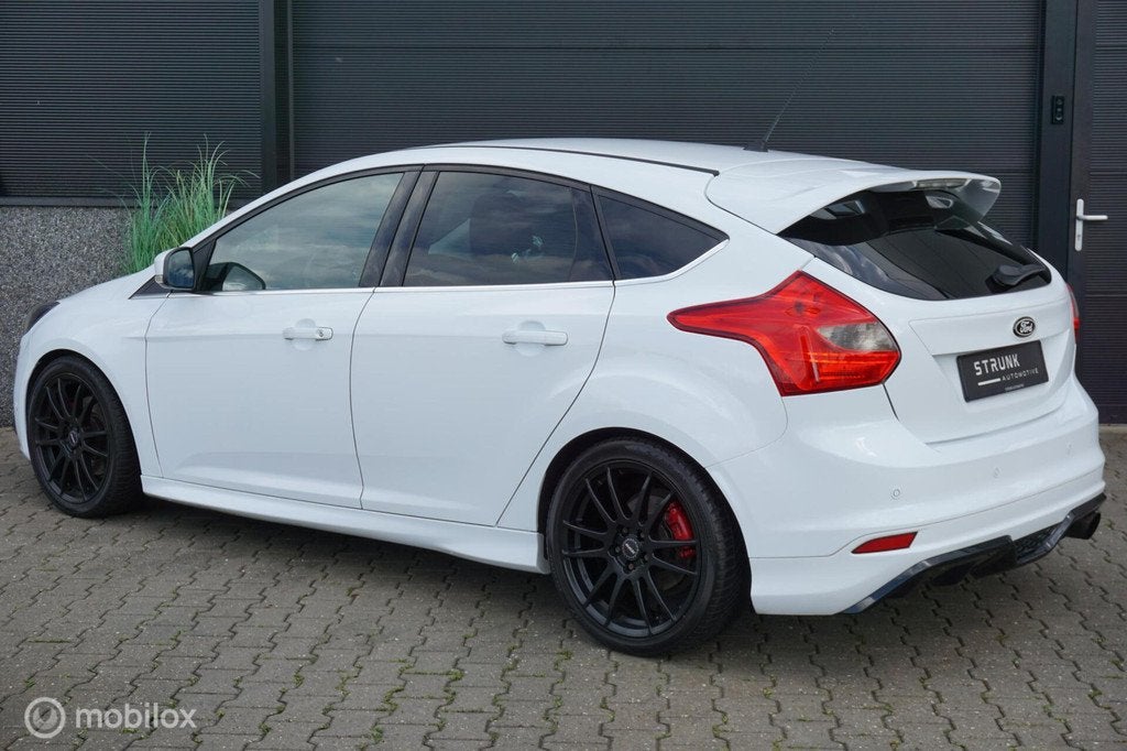 Ford Focus 1.6 EcoBoost ST-line Clima Pdc Cruise LMV Bluetoo, Auto's, Ford, Gebruikt, 4 cilinders, Wit, 665 kg