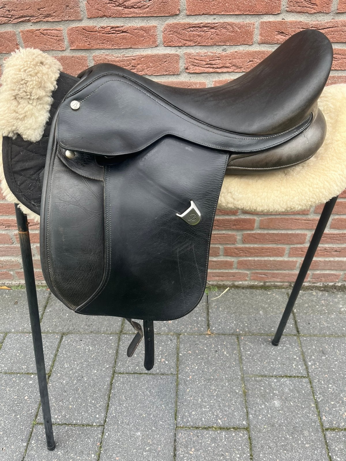 Bates 16 inch dressuurzadel, Dressuur, Ophalen of Verzenden, ., Middeldiepe zit