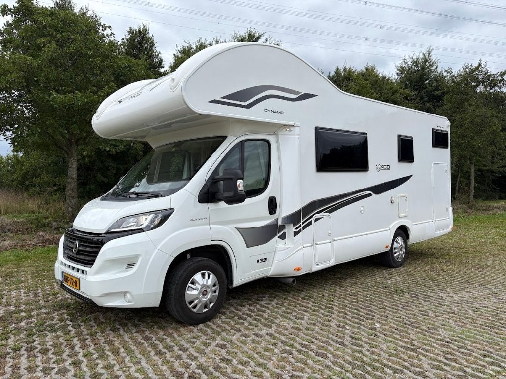 Ruime gezinscamper, 7 persoons, XGO Dynamic 39, Alkoof, Ringverwarming, Treinzit, Particulier