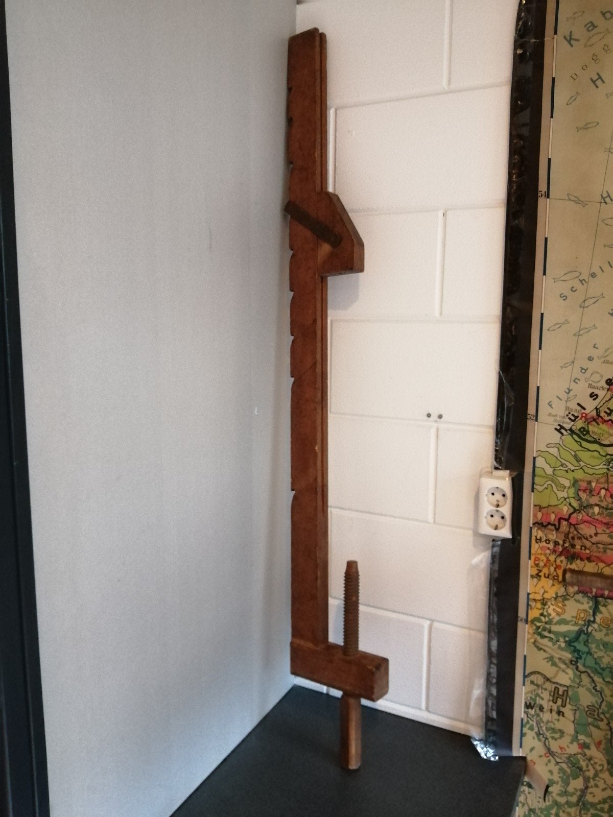 XXL OUDE HOUTEN KLEM IN TOPSTAAT VERKEREND 135 CM HOOGTE!!!., Antiek en Kunst, Ophalen of Verzenden