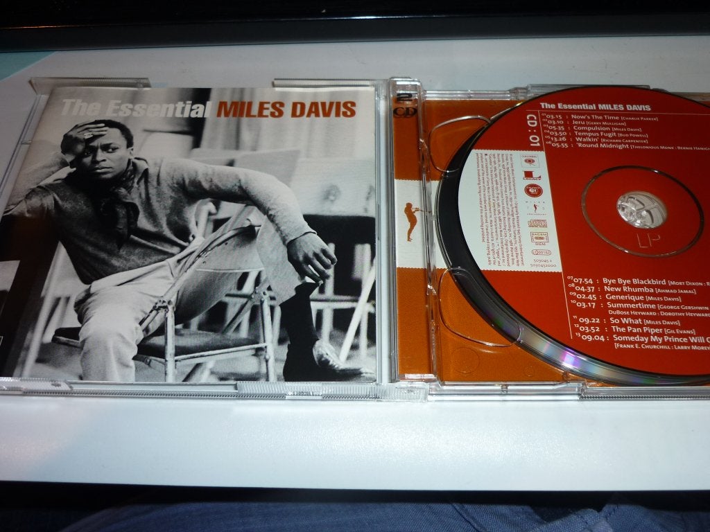 Miles Davis dee dubb cd the essential, Cd's en Dvd's, Cd's | Jazz en Blues, Verzenden, 1980 tot heden, Zo goed als nieuw, Jazz
