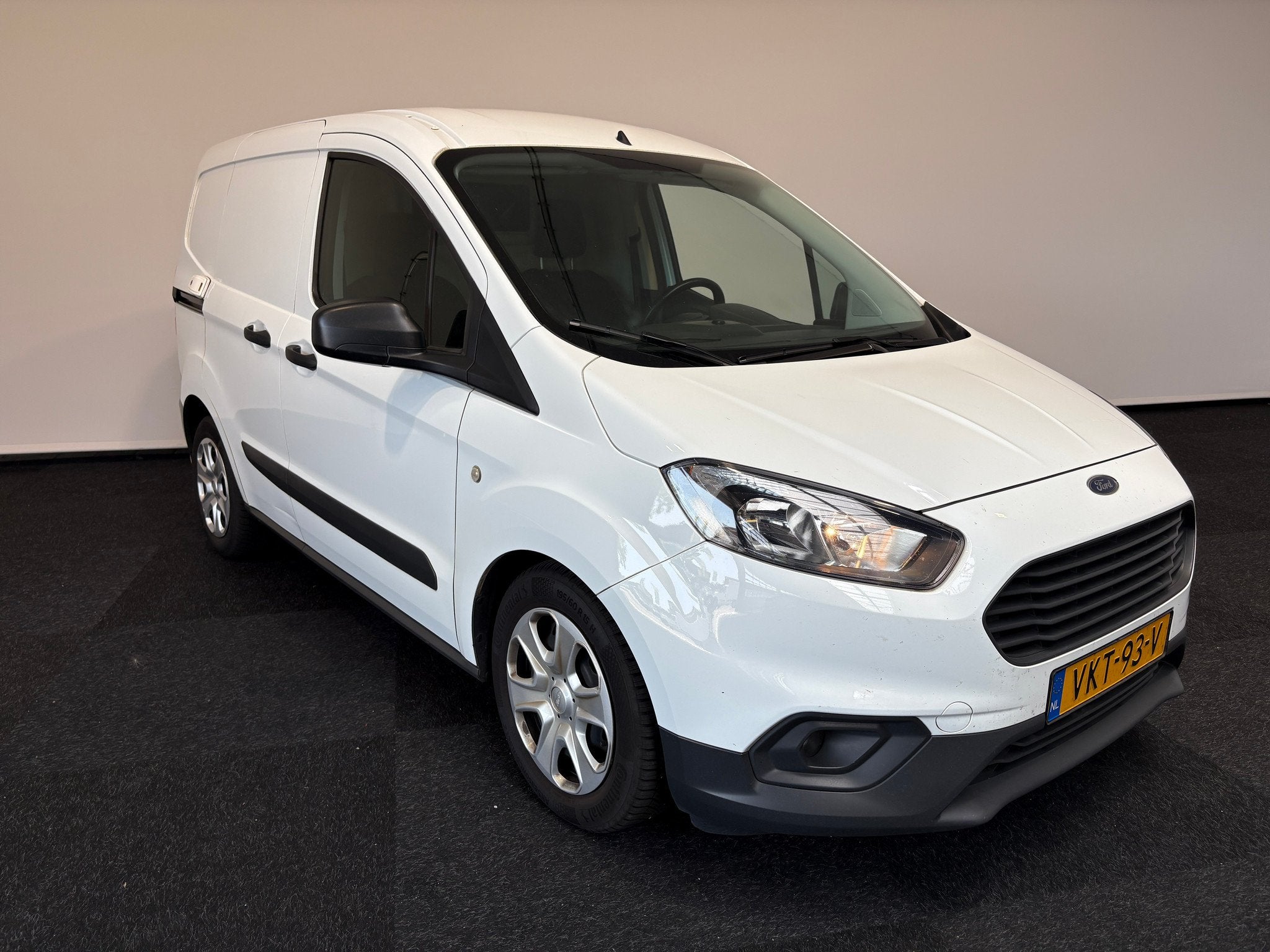 Ford Transit Courier Transit Courier 1.5 TDCI 75pk Ambiente, Voorwielaandrijving, Euro 6, 1261 kg, Origineel Nederlands