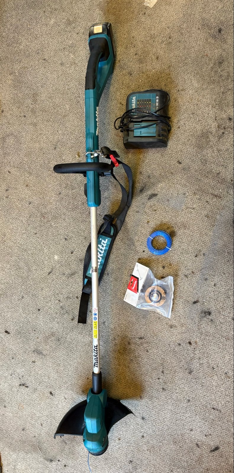 Makita kantenmaaier DUR193 met accu en lader, Tuin en Terras, Ophalen, Zo goed als nieuw, 30 tot 50 cm, Accu