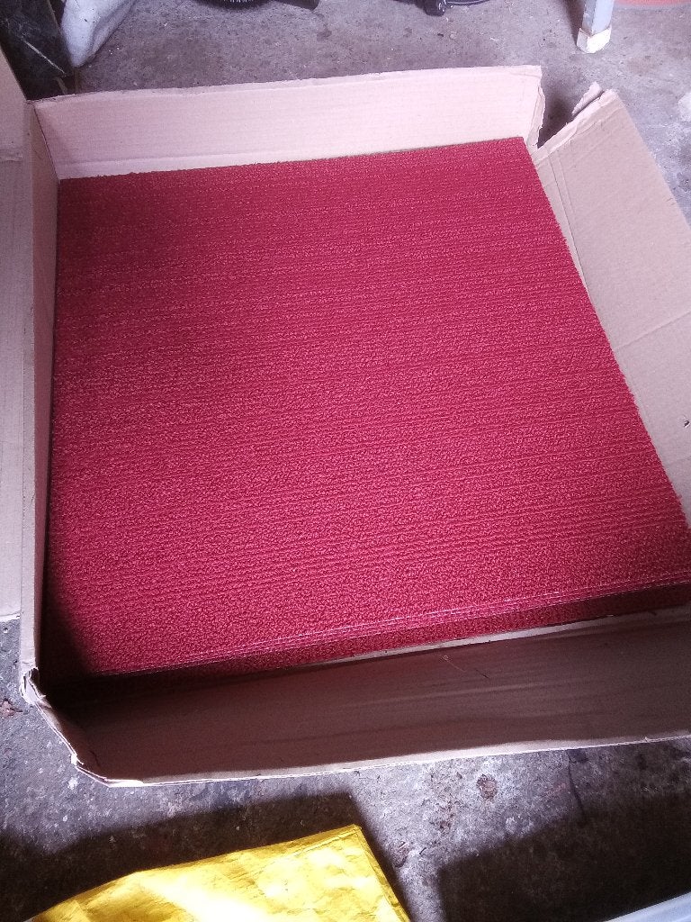 Tapijttegels rood, Huis en Inrichting, Stoffering | Vloerbedekking, Ophalen of Verzenden, Zo goed als nieuw, Rood, Tapijttegels