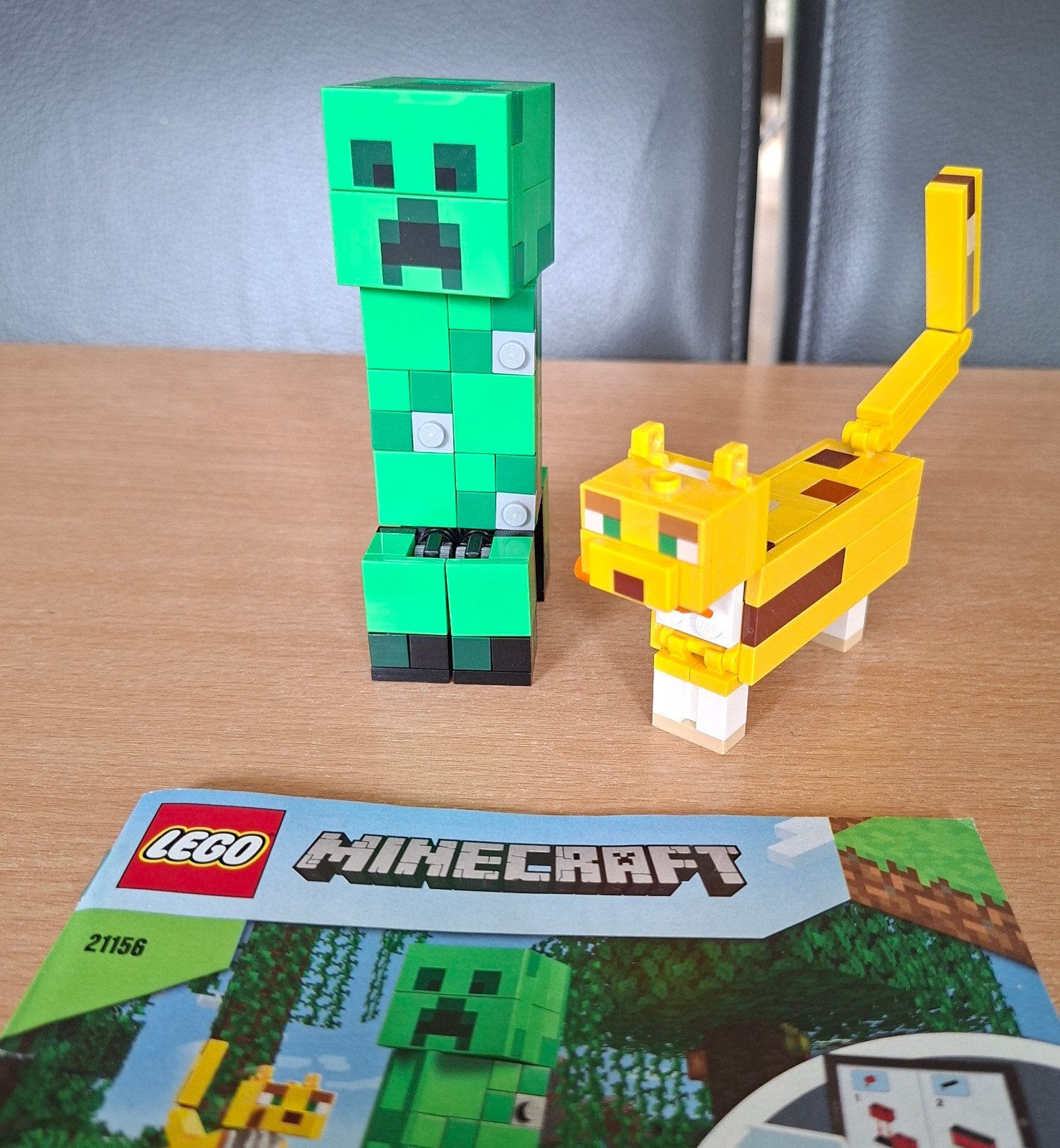 LEGO Minecraft 21156 De Creeper BigFig met Ocelot, Minecraft, Lego, Ophalen of Verzenden, Zo goed als nieuw
