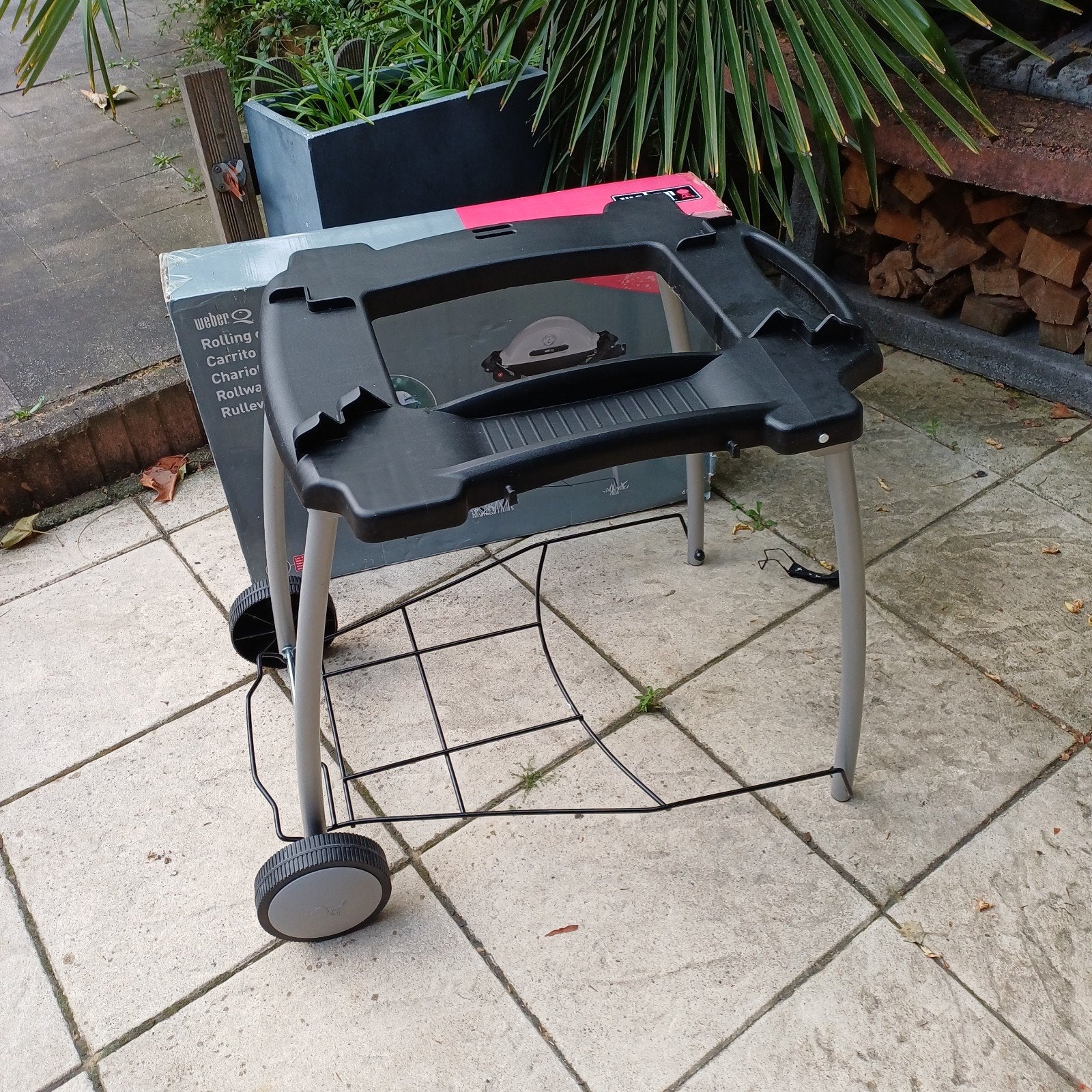 Weber onderstel voor gasBBQ, Tuin en Terras, Barbecue-accessoires, Ophalen of Verzenden, Zo goed als nieuw, WEBER BBQ