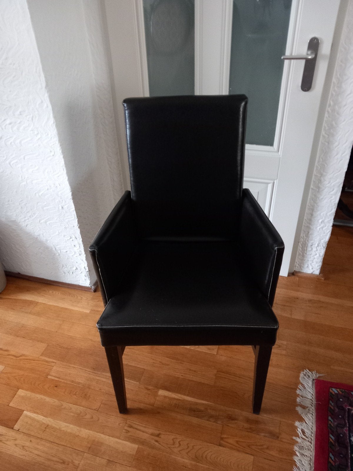 4 mooie stoelen, Ophalen