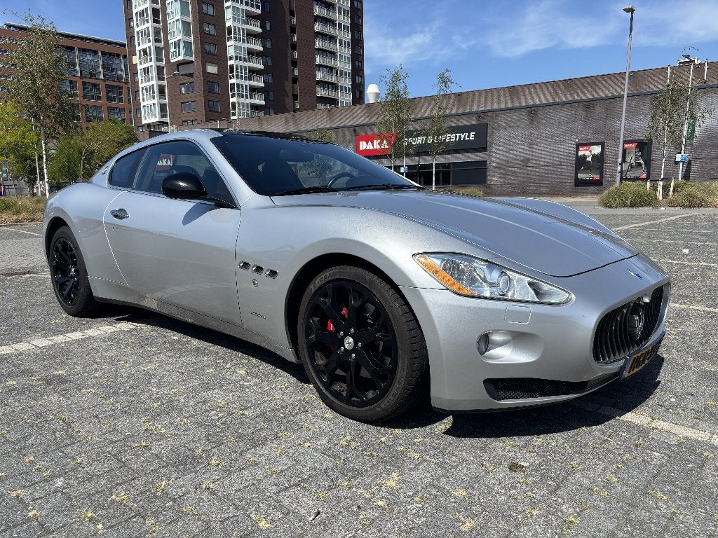 Maserati Granturismo 4.2 V8 2009 Grijs, maar 49459km !!, Automaat, 405 pk, 4 stoelen, Leder