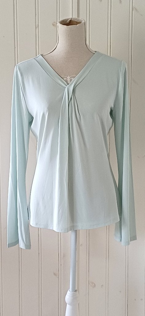 Mooi zachtgroen truitje, CLAUDIA STRÄTER    mt.38, Kleding | Dames, Maat 38/40 (M), Overige kleuren, Verzenden, Zo goed als nieuw