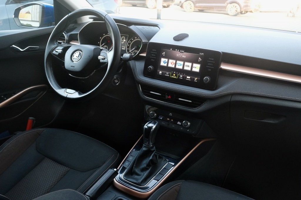 Skoda Fabia 1.0 TSI Bns Edition Facelift model! (bj 2022), Auto's, Dealer onderhouden, Stof, Gebruikt, Blauw