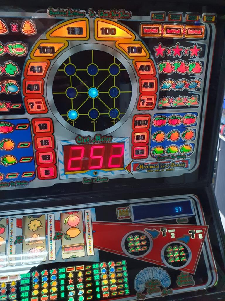 Zeldzame club 2000 halversie 800 punter, Verzamelen, Automaten | Gokkasten en Fruitautomaten, Euro, Ophalen of Verzenden, Met sleutels