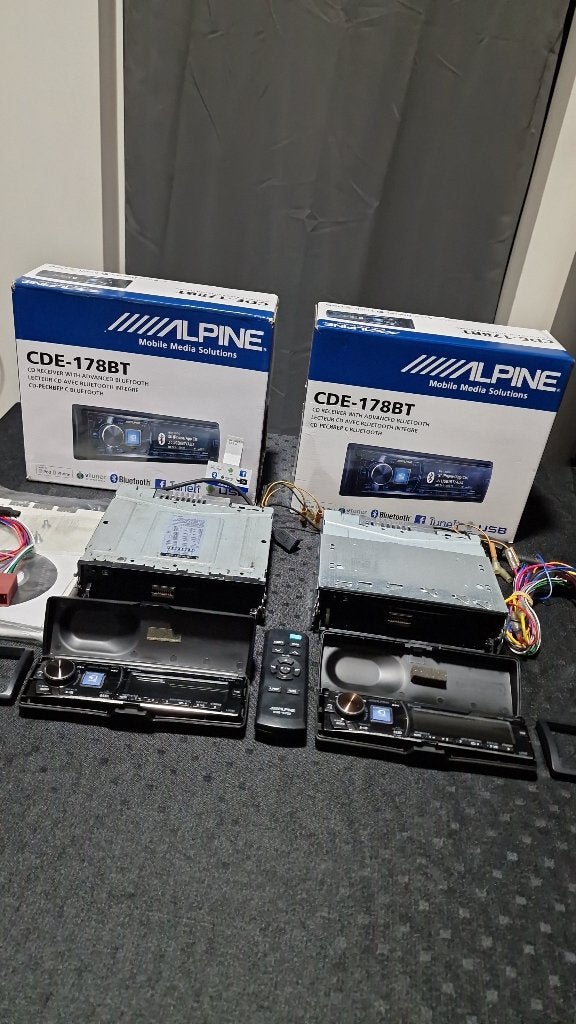 2x Alpine CDE-178BT 1 din autoradio, Ophalen of Verzenden