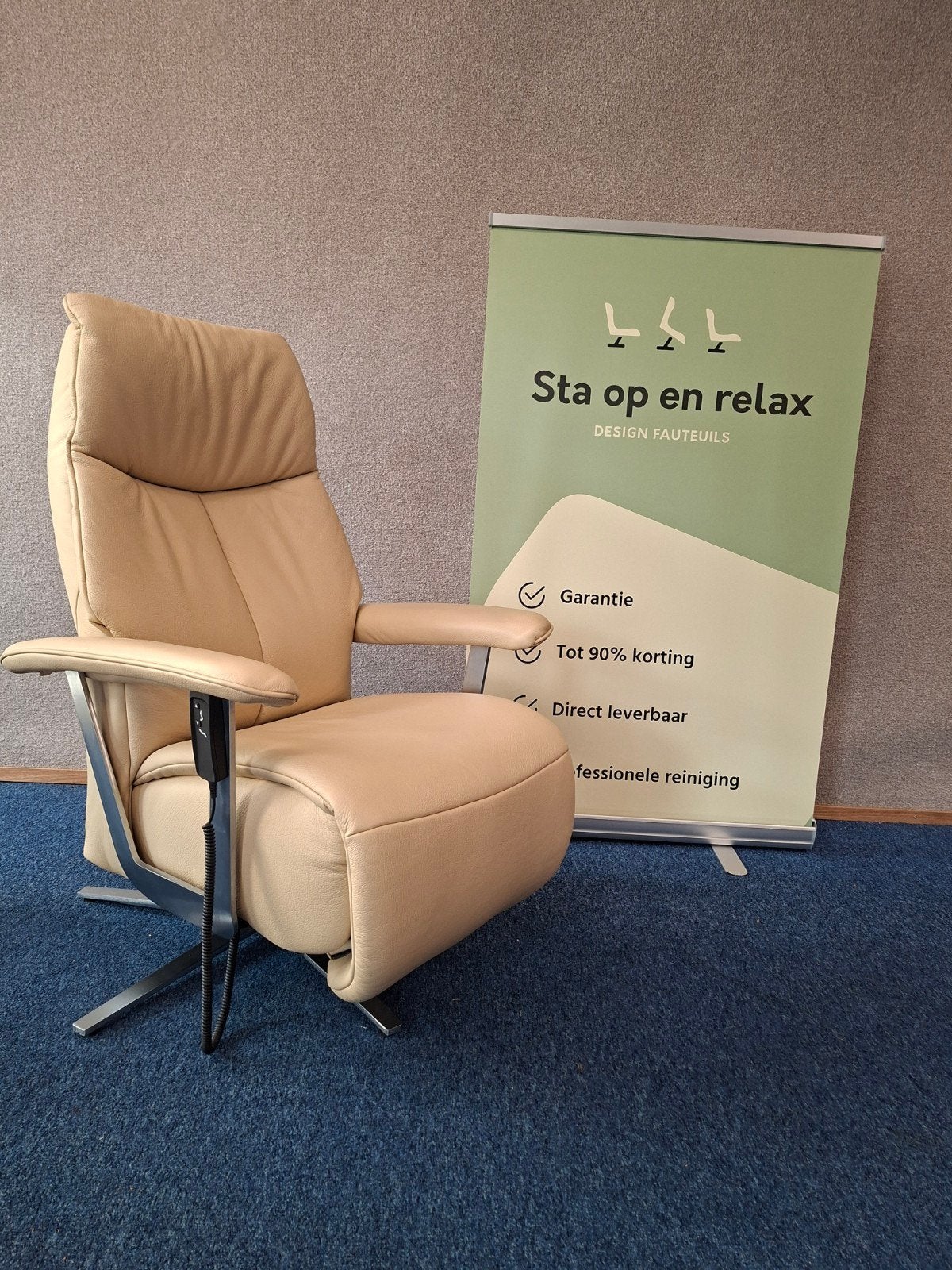 Sta op relax fauteuil Meubelzorg ALS NIEUW evt op accu🔋