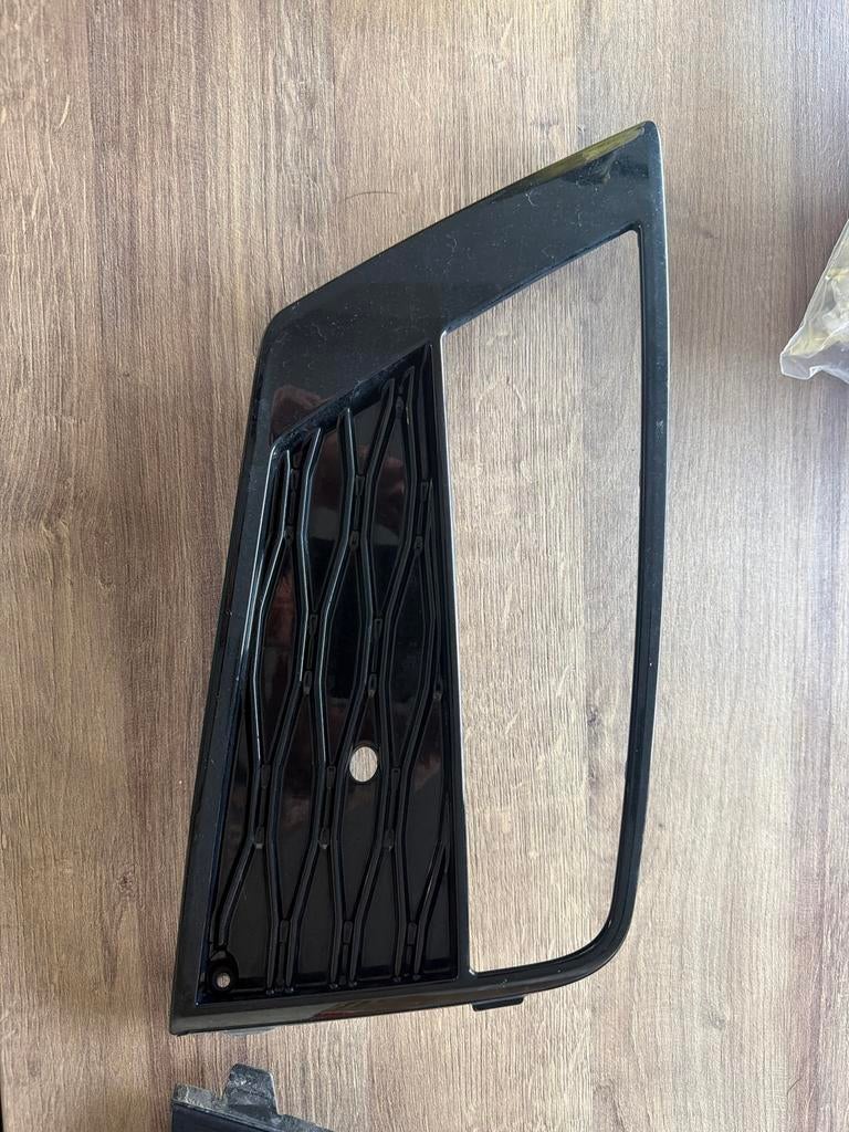 Originele Seat Ateca Mistlamp Grille Links & Rechts, Voor, Nieuw, Ophalen of Verzenden, Bumper