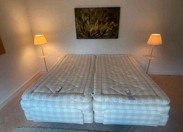Hästens elektrisch + Massagefuncties 210 x 180 als nieuw, Huis en Inrichting, Slaapkamer | Boxsprings, Ophalen, 210 cm, Tweepersoons