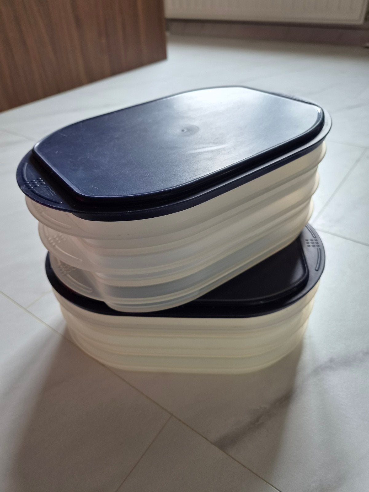 Tupperware Stabel 3 Vleeswaren dozen 2 stuks, Huis en Inrichting, Gebruikt, Bewaardoos, Blauw, Met deksel