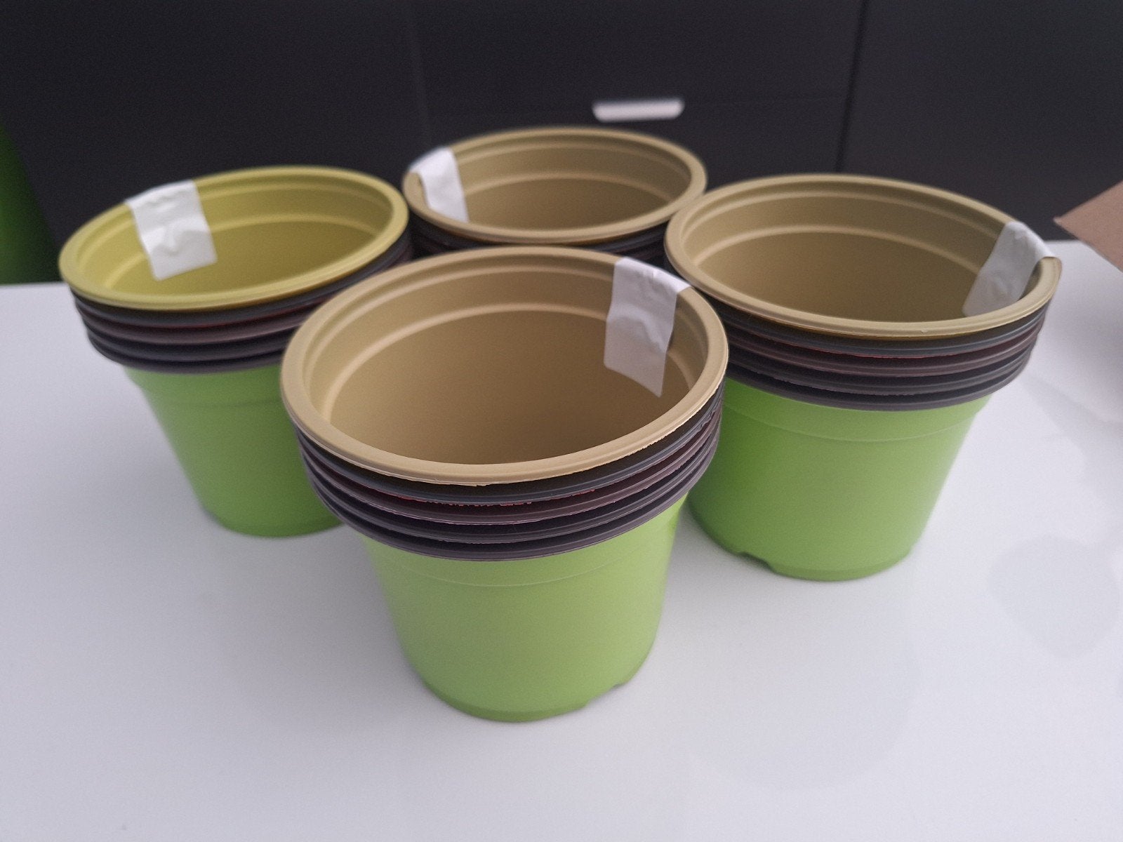 Kweekpotten 13 cm - 20 stuks in diverse kleuren, Kunststof, Rond, Ophalen of Verzenden, Binnen